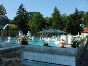 Sulfur pool at the thermal spa.