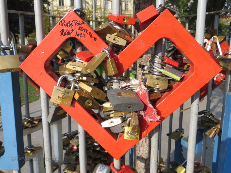 Lovelocks