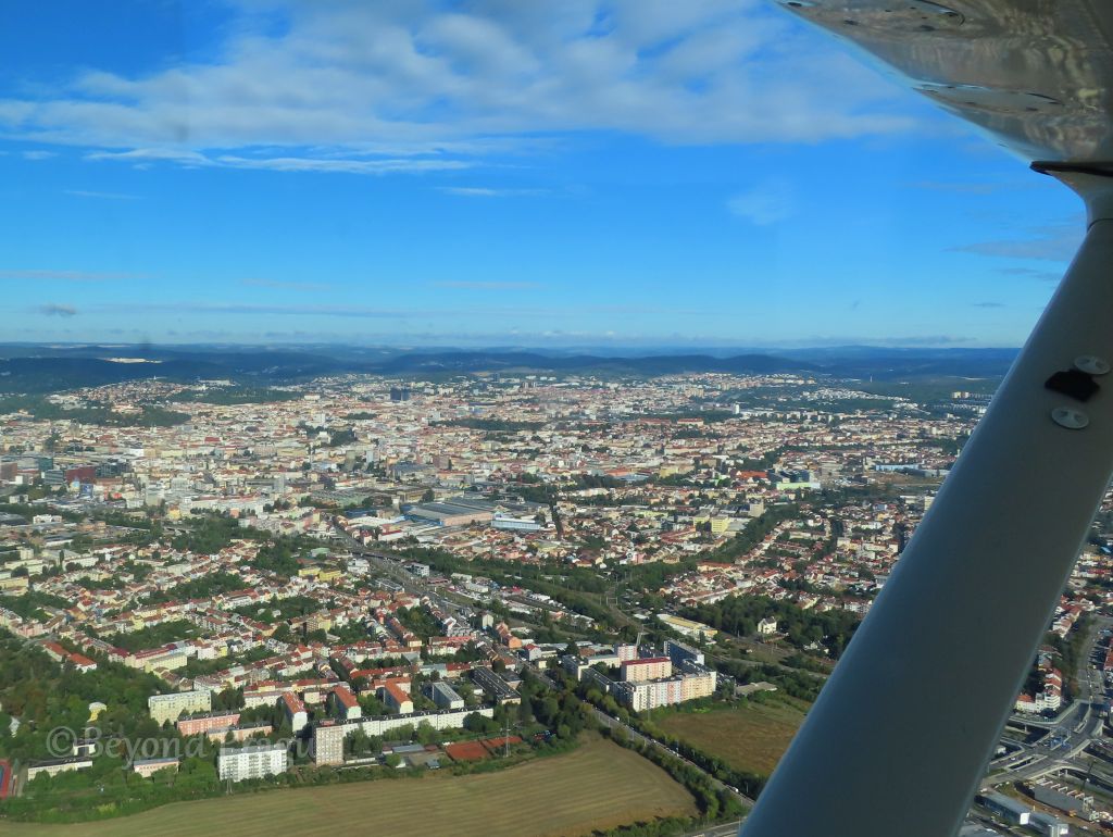 Approaching Brno from the south-east, over the Slatina and Černovice districts.